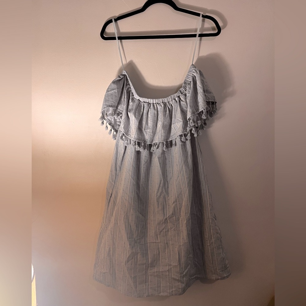 Very J off shoulder dress size medium